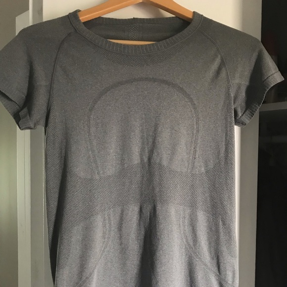 lululemon athletica Tops - Lululemon Swiftly Shirt